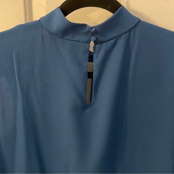 1.STATE Mock-neck Keyhole Top Medium/ Blue semi-sheer sleeves - Picture 5 of 8